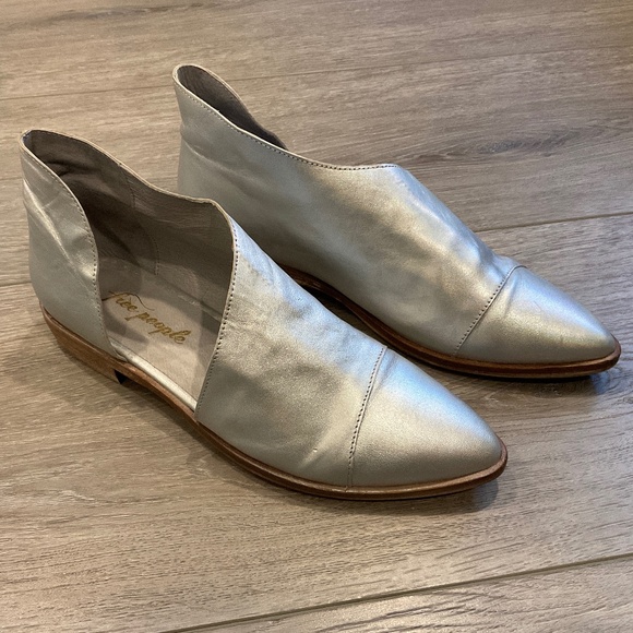 Free People Royal Flat Silver EU 38 Size 8 - Picture 1 of 11